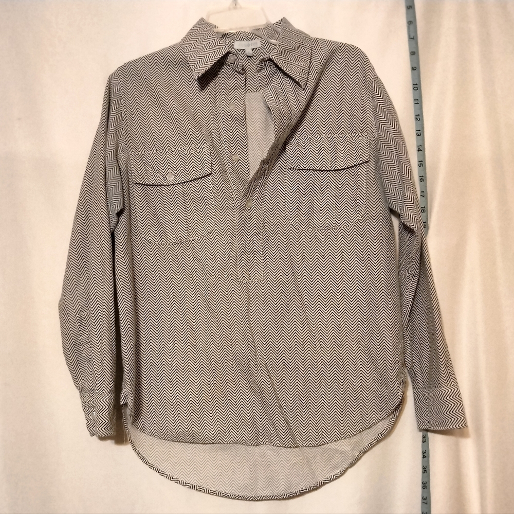 Jun & Ivy half button down blue and grey printed top sz M EUC